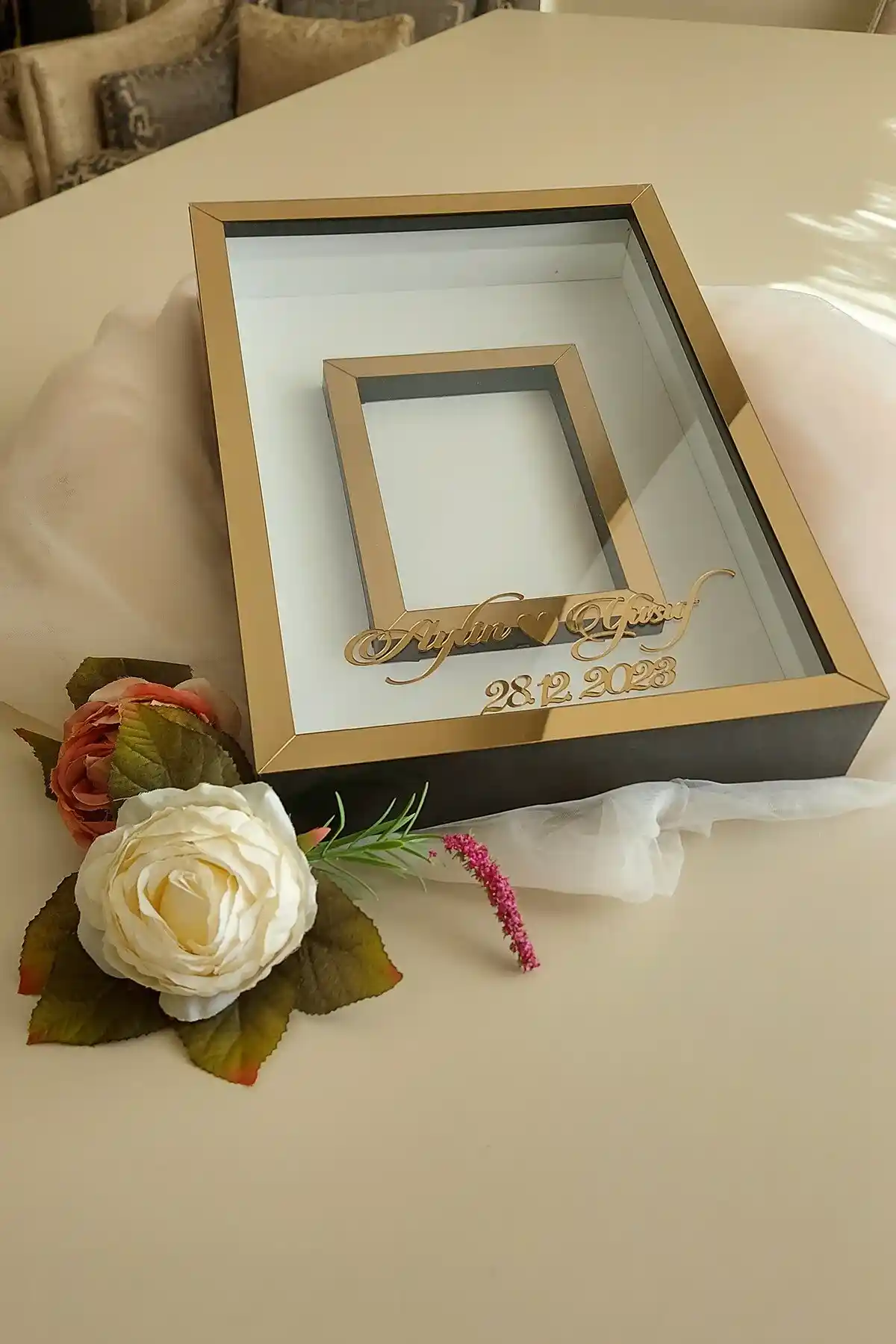 Modern ve Şık Anı Çerçevesi Tasarımı: Estetik ve Fonksiyonellik Bir Arada