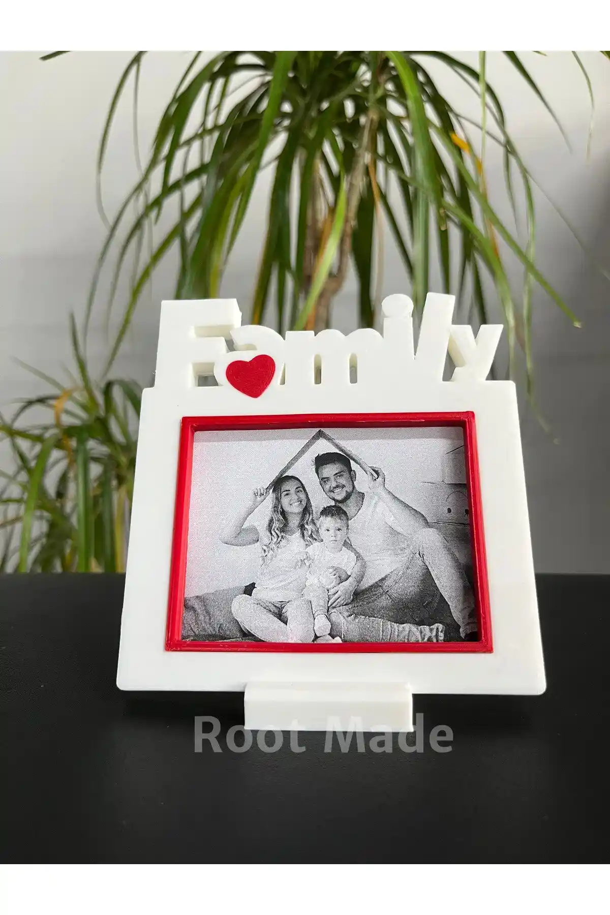 Modern ve Şık Anı Fotoğraf Çerçevesi Seçenekleri ve Dekorasyon İpuçları