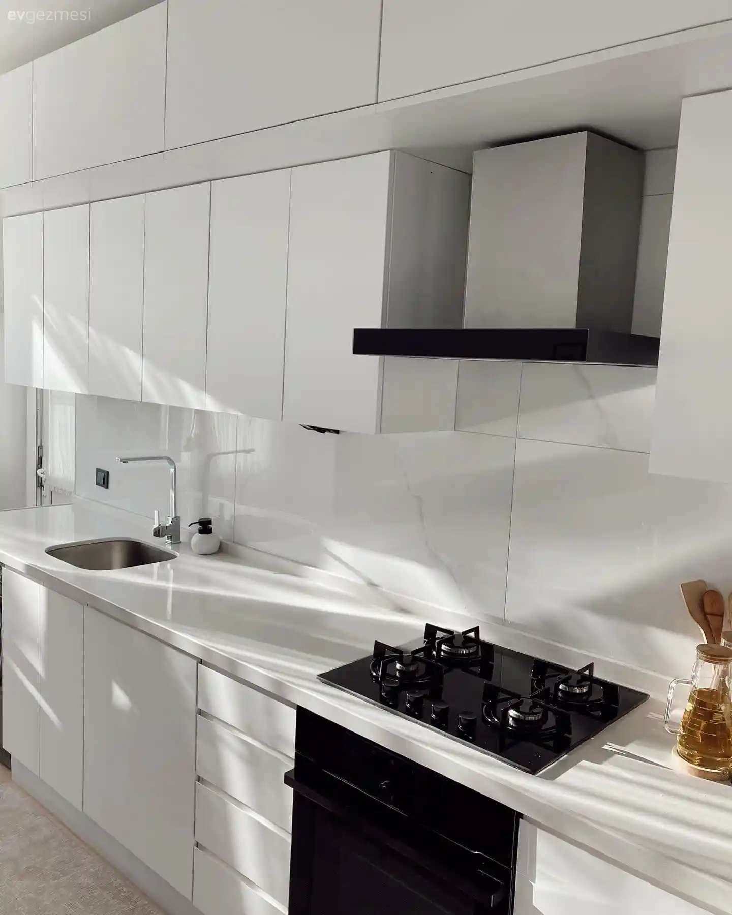 Modern ve Şık Mutfak Davlumbaz Çözümleri ile Estetik ve Fonksiyonellik