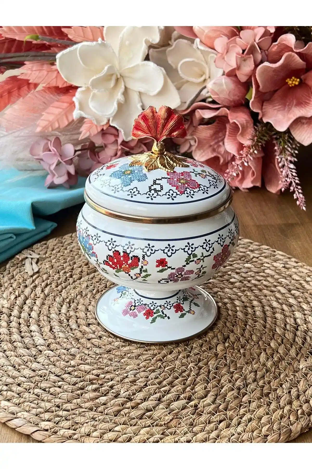 Modern Vintage Stil ve Pratik Şekerliklerle Ev Dekorasyonunda Uyum Yakalama