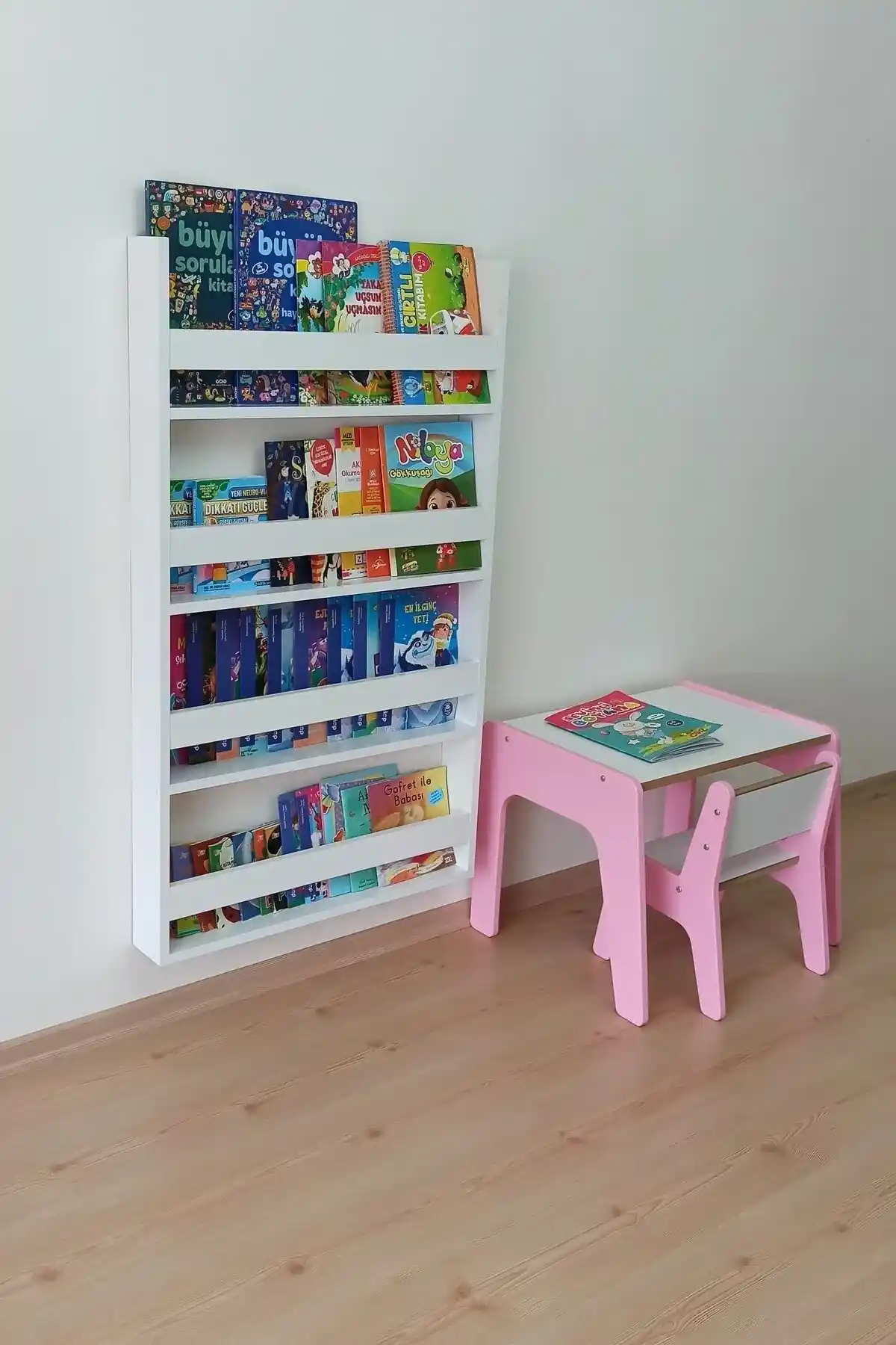 Montessori Uyumlu Çocuk Kitaplıkları: Bağımsızlık ve Erişilebilirlik İçin Tasarımlar