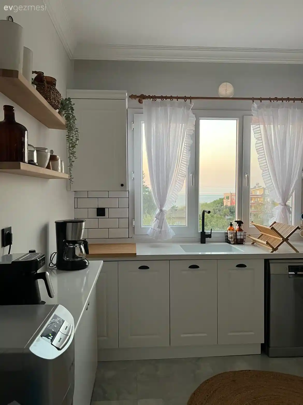 Mutfağınızda Sıcaklık ve Samimiyet Yaratmak İçin Ahşap Dekorasyon Fikirleri