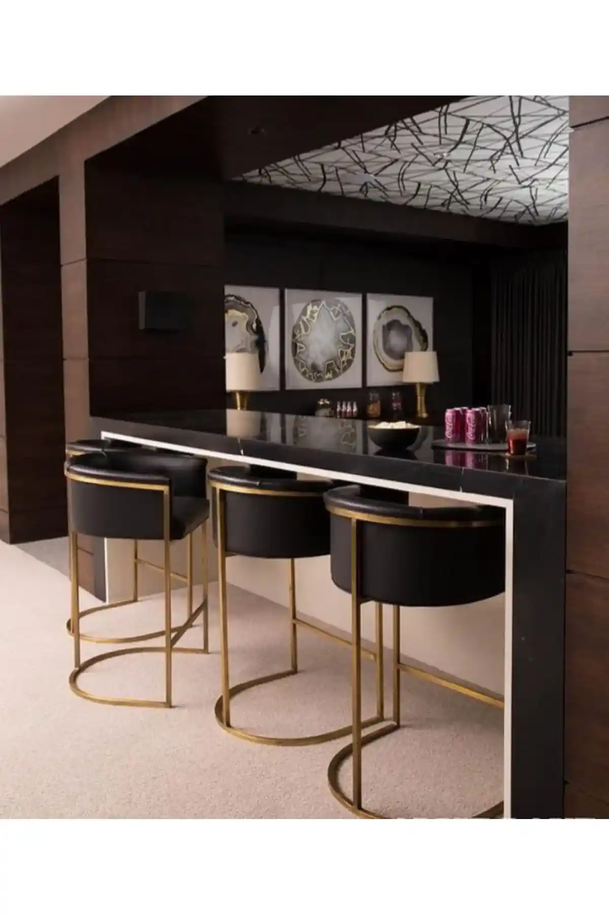 Mutfak Bar Sandalyelerinde Fonksiyonellik ve Estetiğin Güncel Trendleri