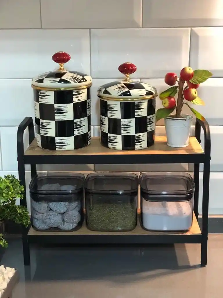 Mutfak Dekorasyonunda Estetik ve Fonksiyonellik Sunan Baharatlık Seçenekleri