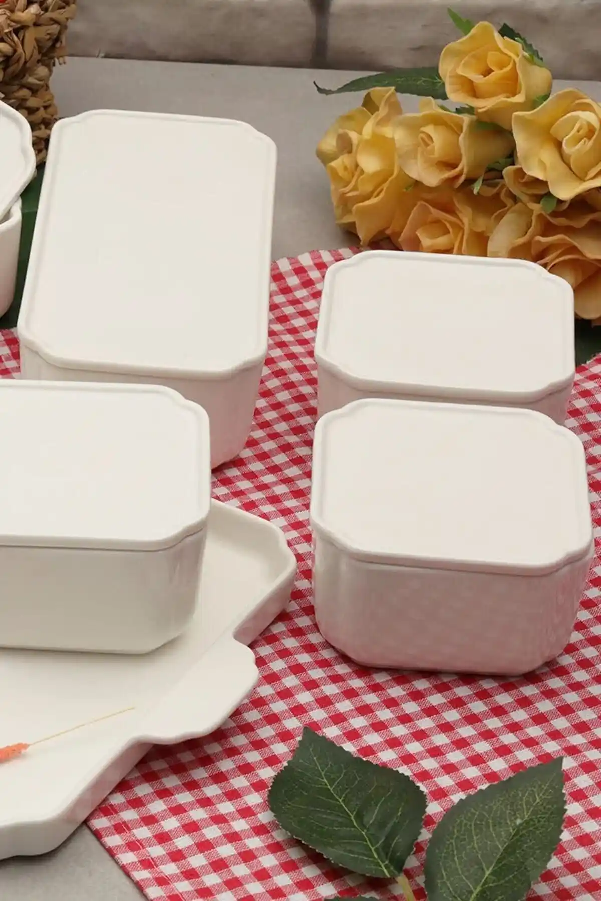 Mutfak Dekorasyonunda Porselen Kahvaltılık Ürünlerin Estetik ve Fonksiyonel Rolü