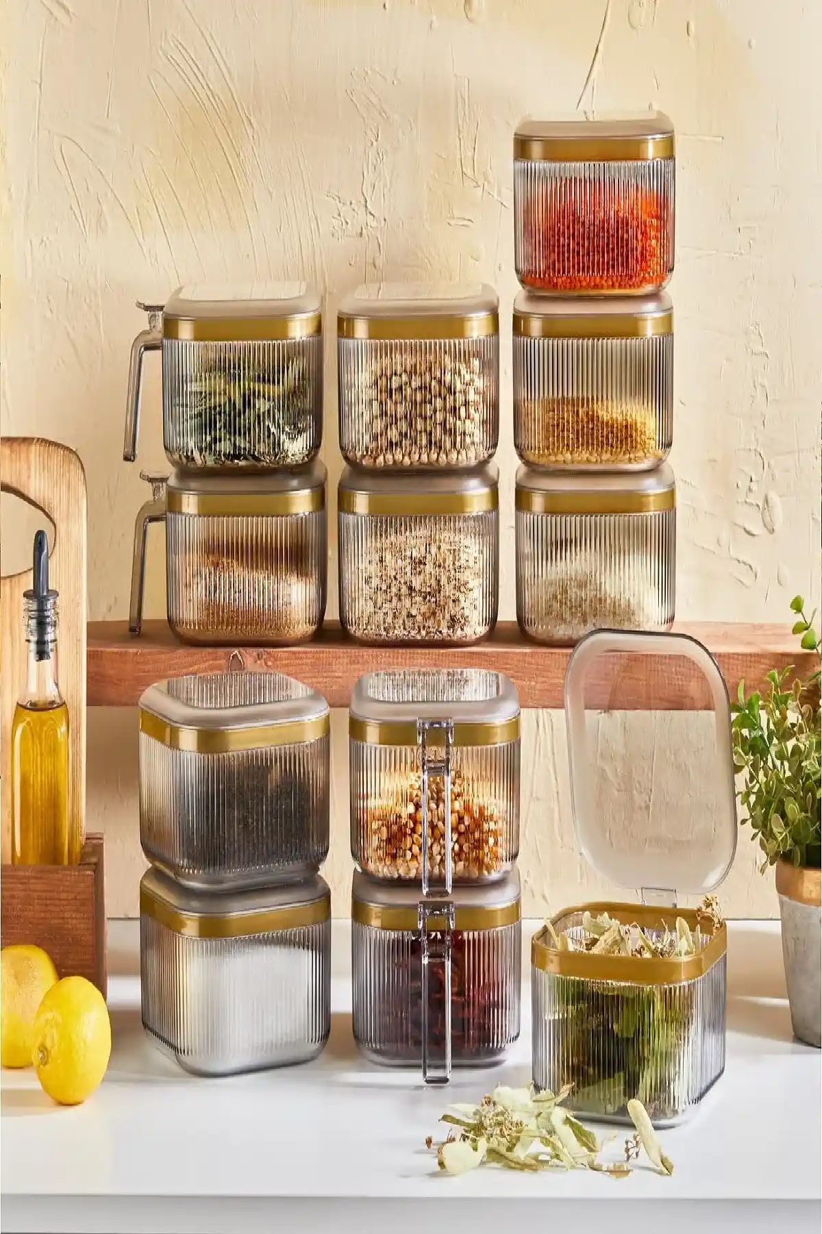 Mutfak Düzeninizi Geliştirecek Erzak Saklama Çözümleri ve Modern Tasarım İpuçları