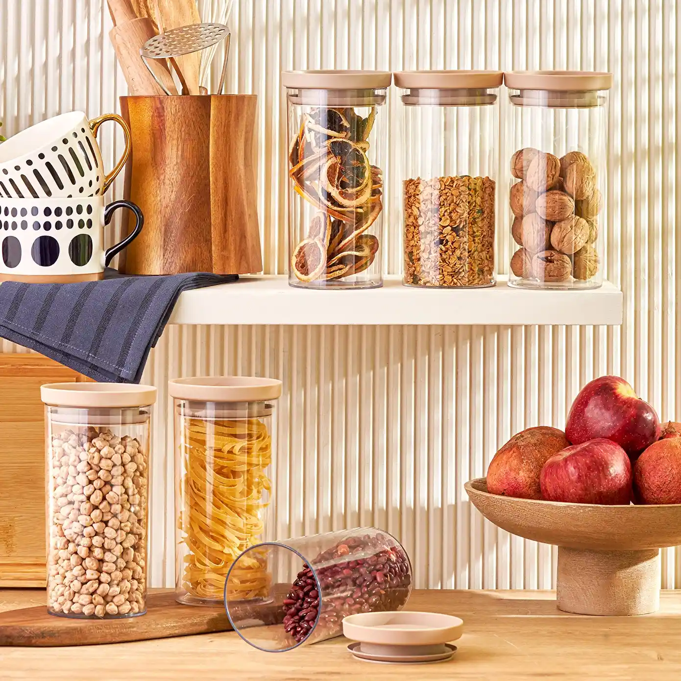 Mutfakta Büyük Kaplar: Saklama ve Düzen İçin En İyi Çözümler Hakkında Kapsamlı Rehber