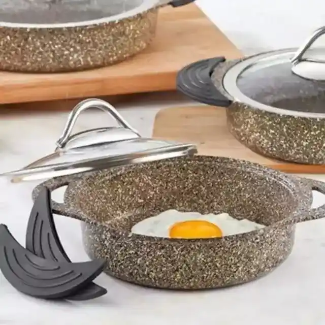 Mutfakta Pratik ve Çok İşlevli Tepsiler: Günümüz Mutfaklarının Vazgeçilmezleri