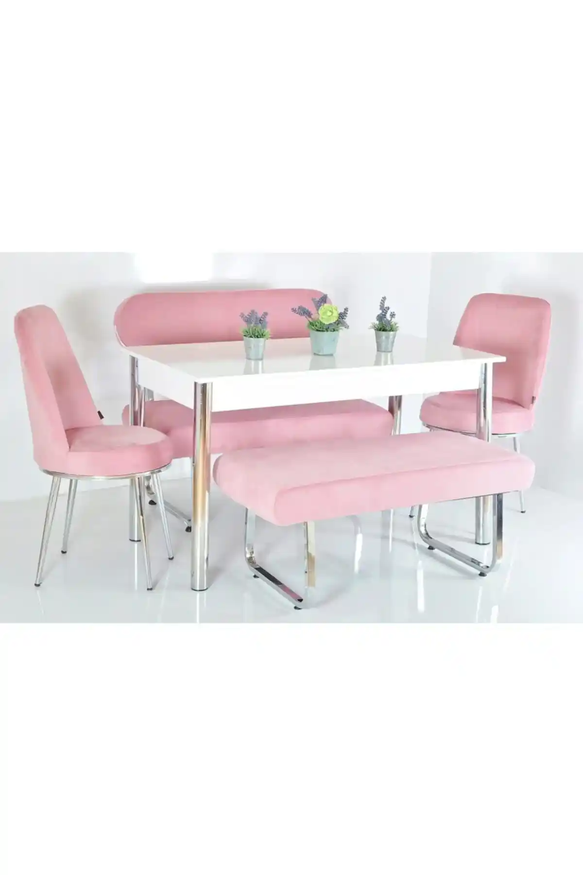 Oturma Alanları İçin Uygun Sandalyeler: Estetik ve Fonksiyonelliğin Dengesi