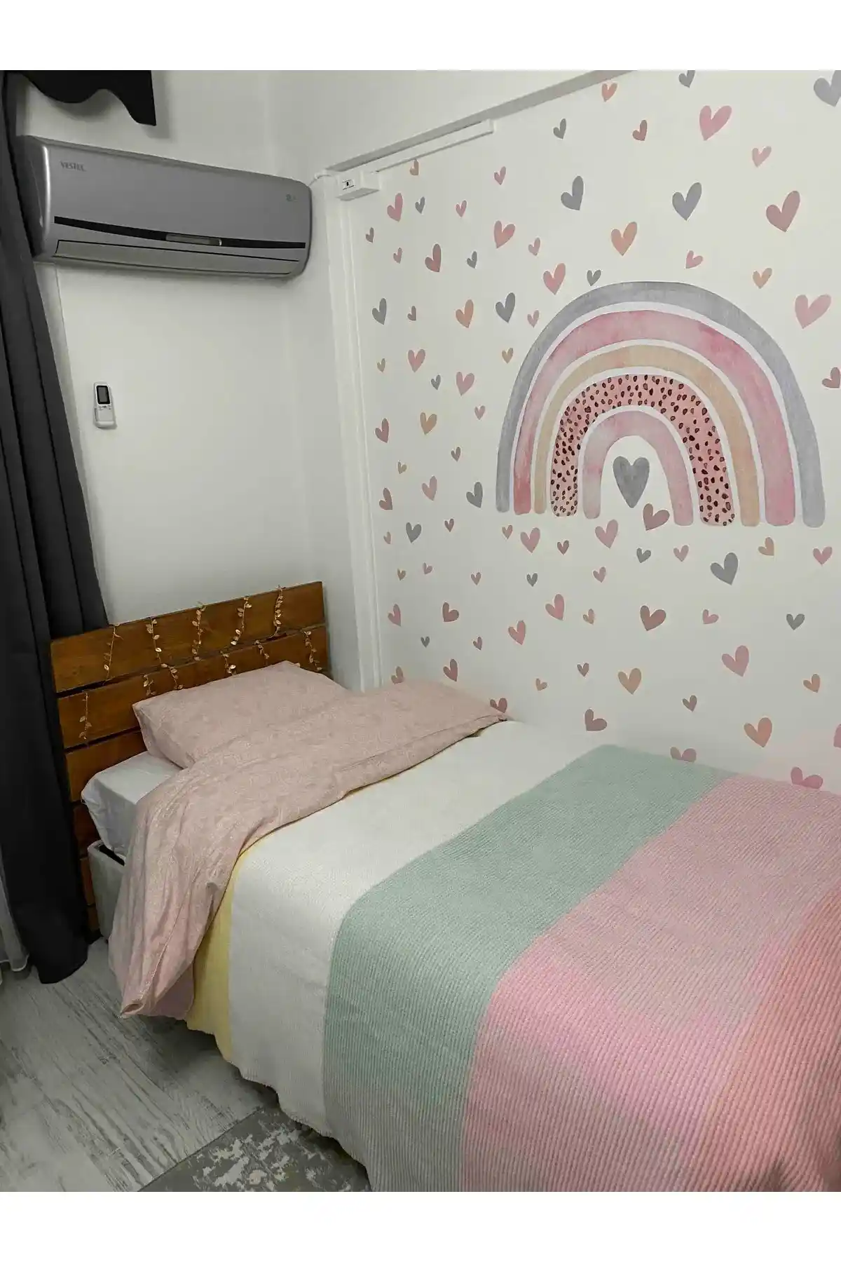 Pastel Gökkuşağı Çocuk Odası Stickerları ile Sakin ve Renkli Dekorasyon Çözümleri