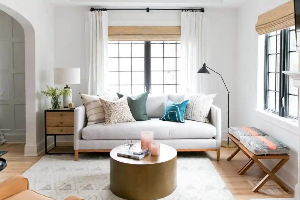 Perde Seçiminde Stil ve Fonksiyonellik: Modern Trendler ve Teknolojiler