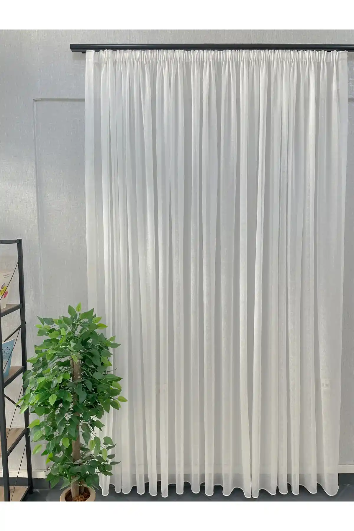 Pile Sız ve Kırık Beyaz Perdeler: Estetik ve Fonksiyonel Dekorasyon Seçenekleri