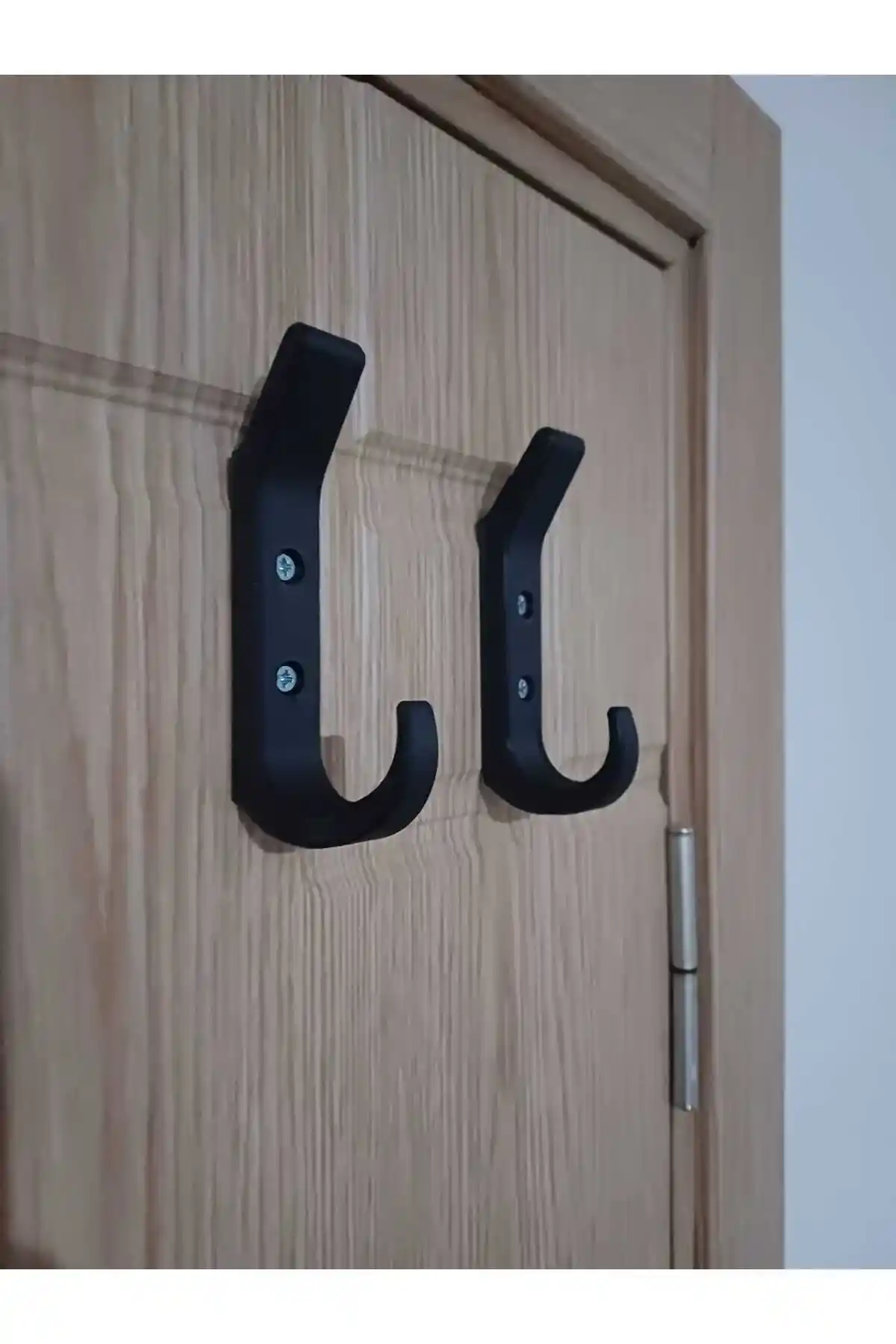 Plastik Kapı Arkası Askıları ile Ev ve Ofis Düzeninizi Kolayca Sağlayın
