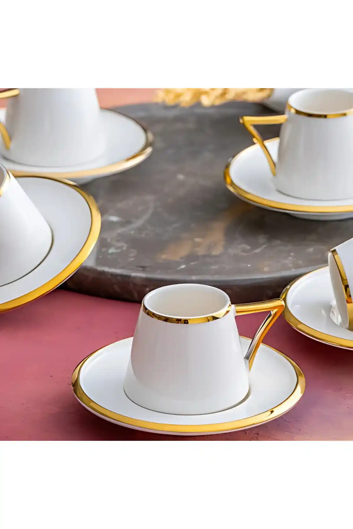 Porselen Fincanlar ve Dekorasyonda Zarif Çözümler: Şık ve Fonksiyonel Tasarımlar