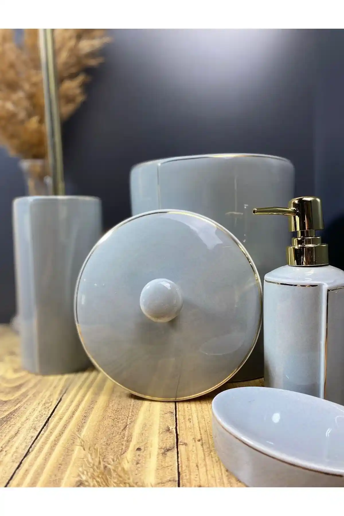 Porselen Sabunlukların Banyo Dekorasyonundaki Önemi ve Kullanım Özellikleri