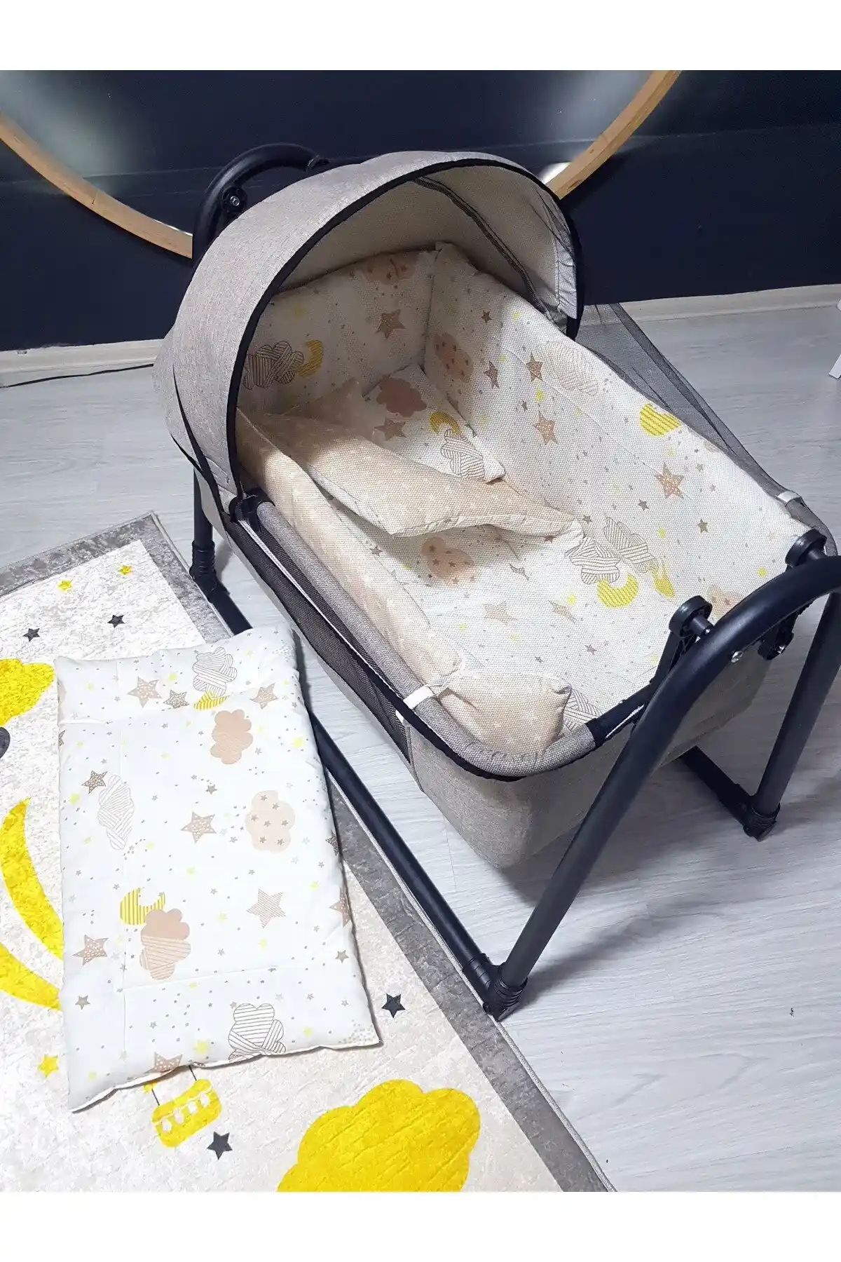 Portatif Bebek Beşiği ve Modern Bebek Odası Tasarımları: Pratiklik ve Güvenlik Bir Arada