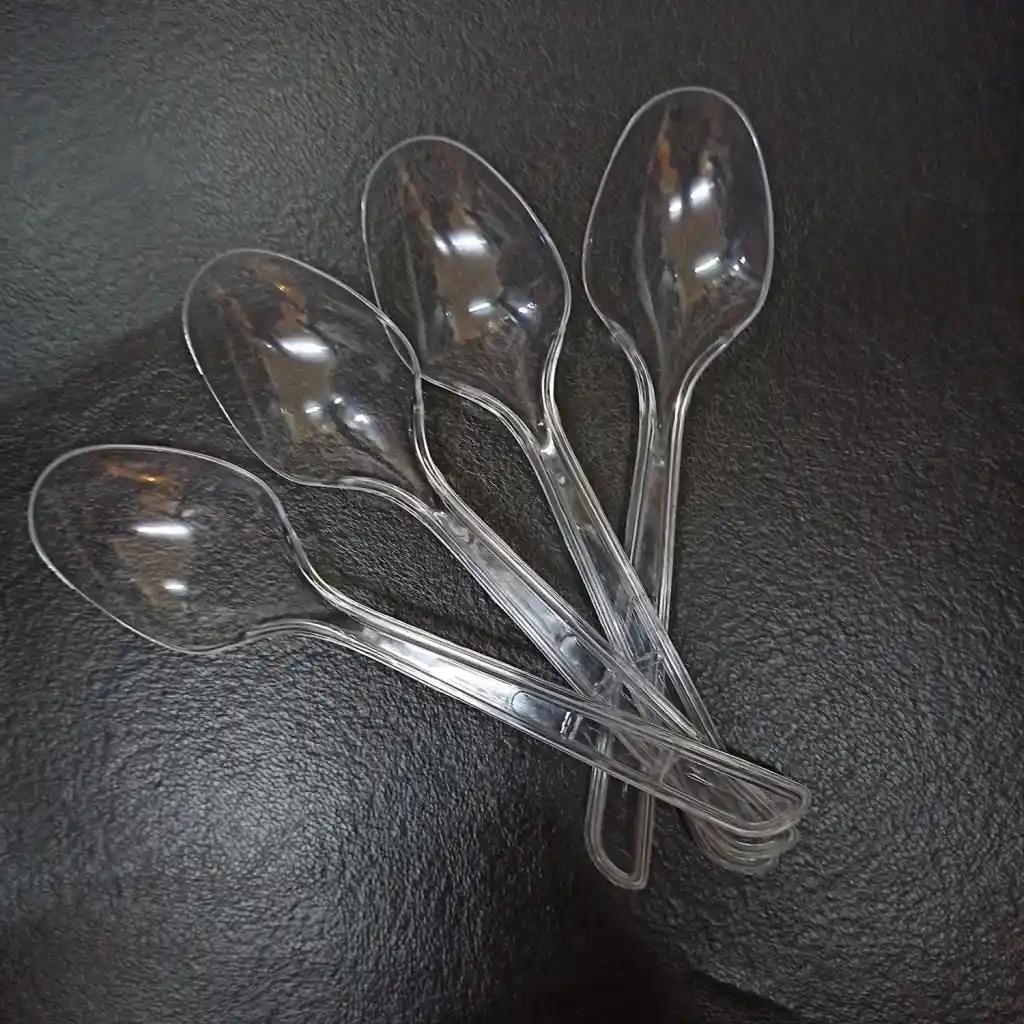 Pratik Plastik Kaşıklar: Mutfakta Kullanım Kolaylığı ve Estetik Çözümler