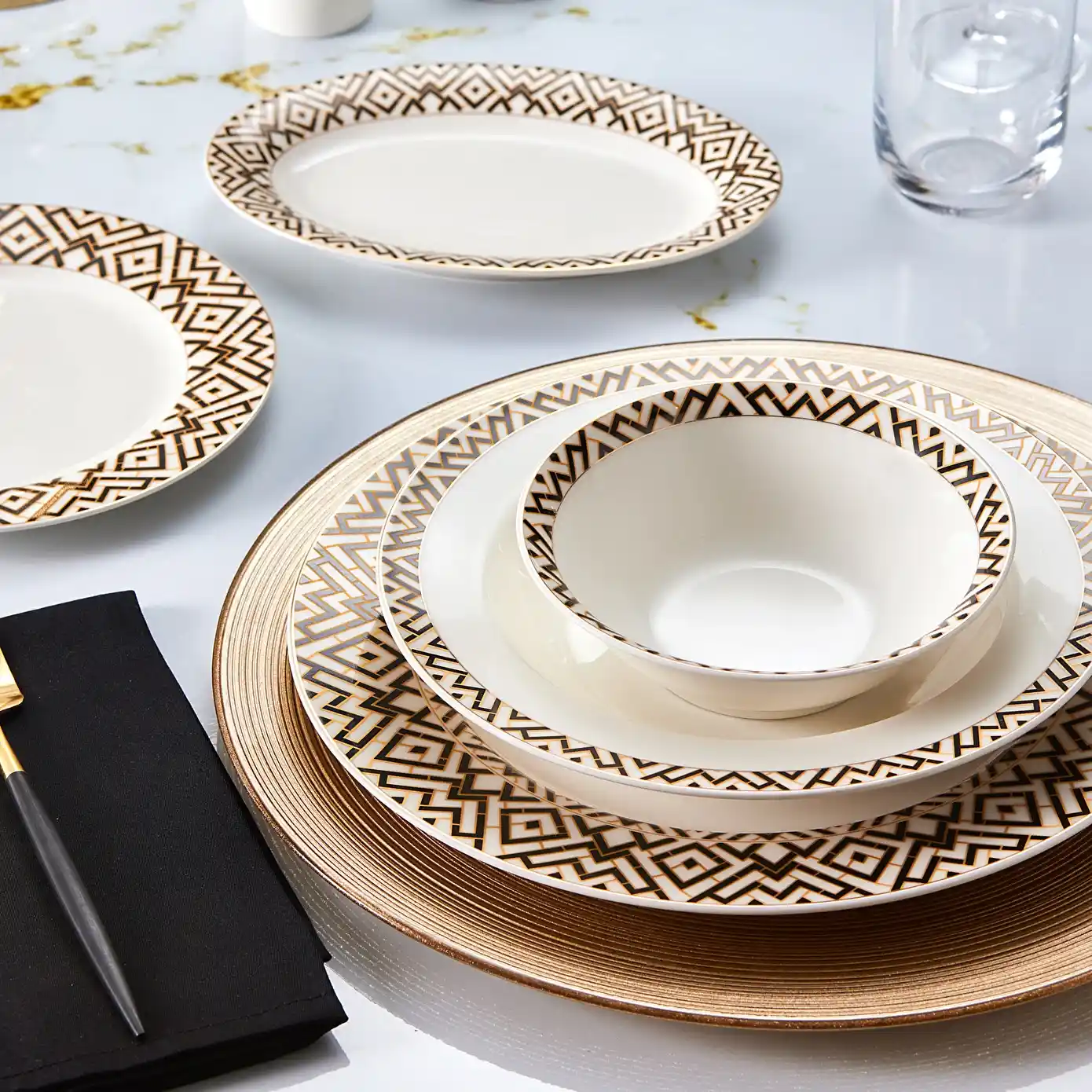 Premium Yeni Kemik Yemek Takımları ile Şık ve Dayanıklı Mutfak Dekorasyonu