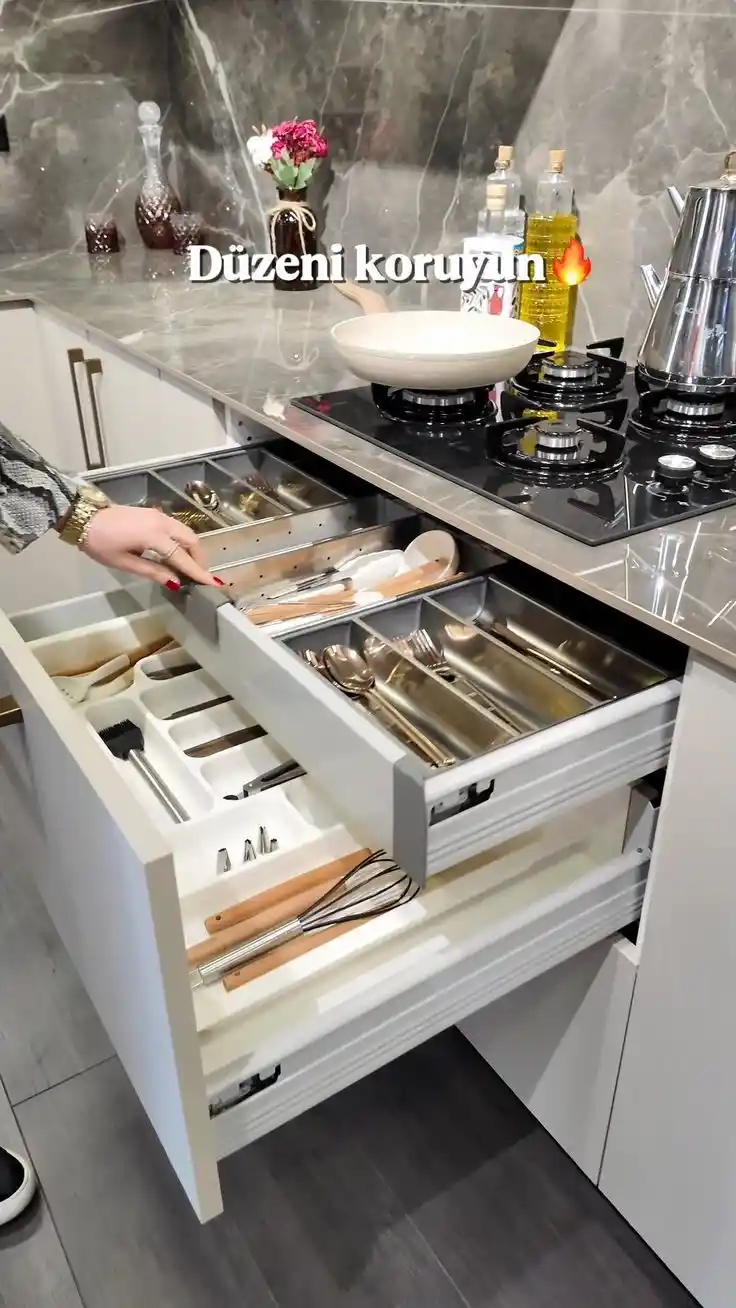 Sağlıklı ve Şık Mutfak Tasarımı İçin Temel Unsurlar ve Malzeme Seçenekleri