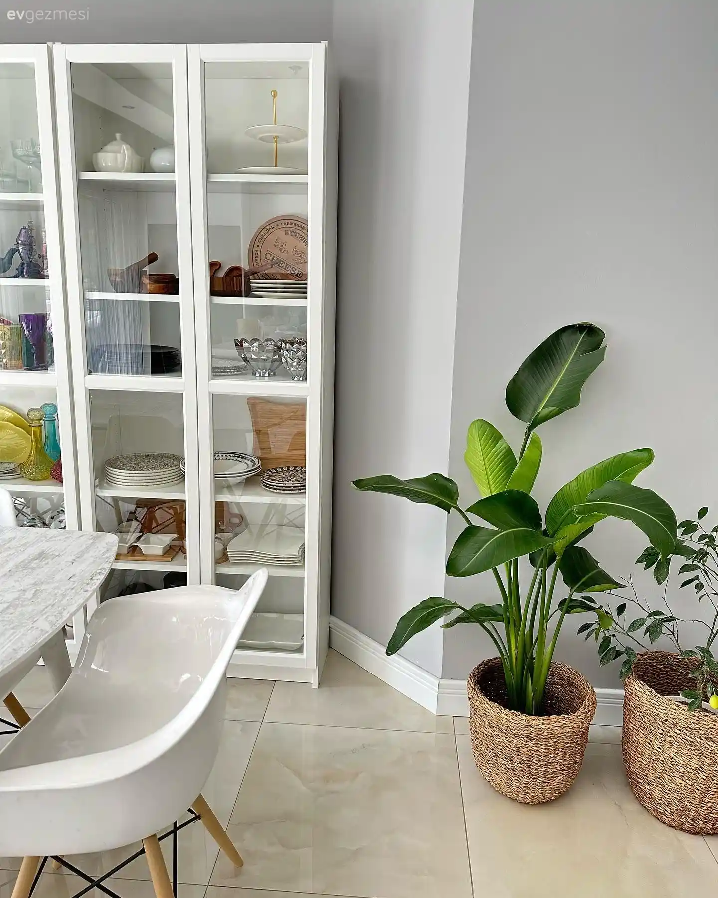 Şık Saksı Setleri ile Ev Dekorasyonunda Zarafet ve Fonksiyonellik Rehberi