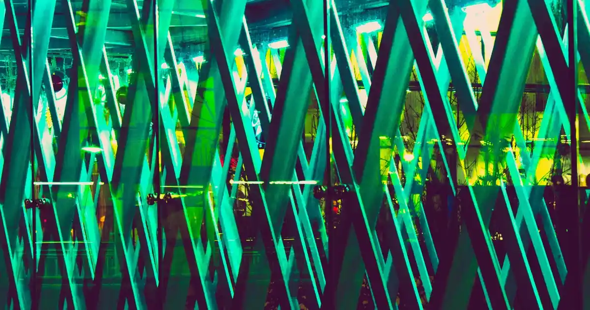 Şık ve Dayanıklı Ev Vazosu Tasarımlarıyla Modern Dekorasyon Çözümleri