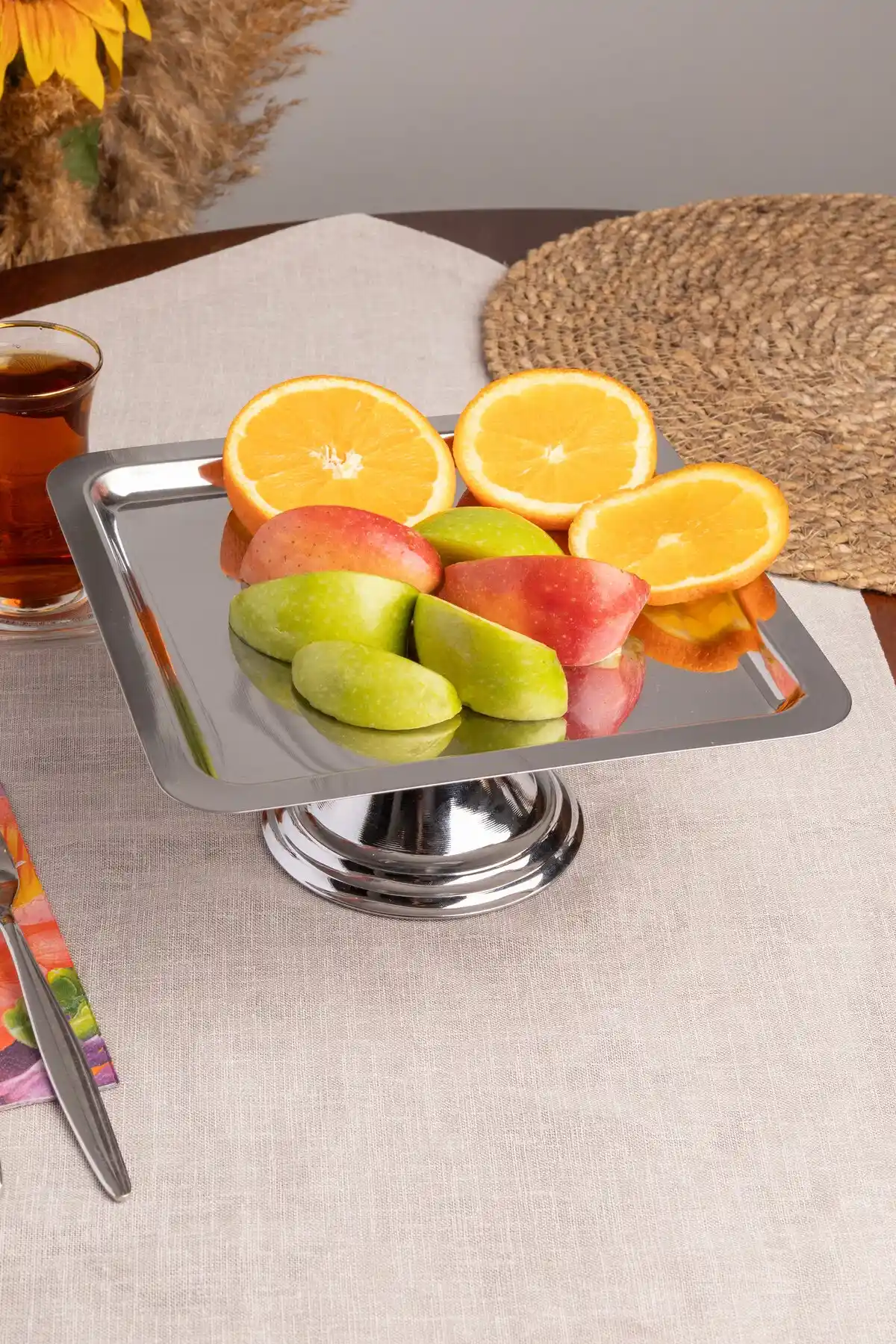 Sunum Standlarının Tasarımı ve Dekoratif Ürünlerle Uyum Sağlama Rehberi