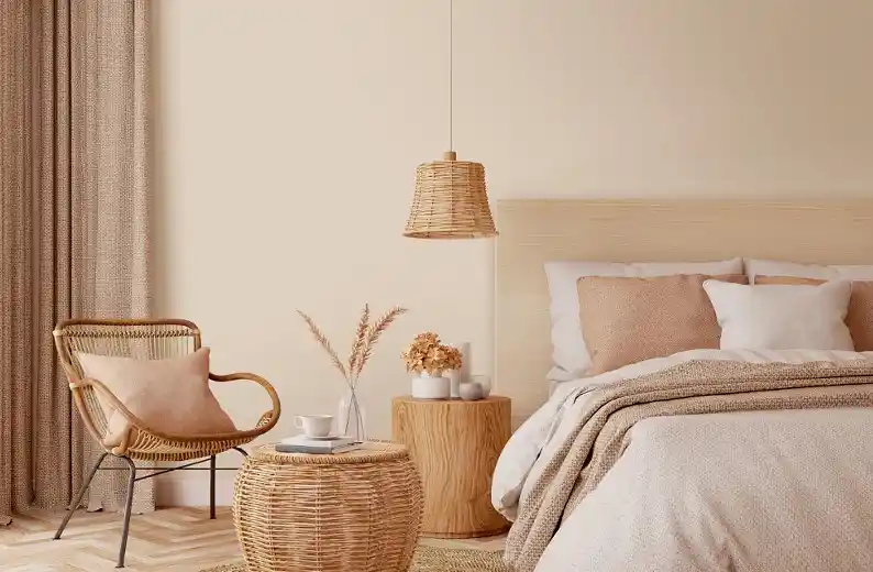 Sütlü Kahve Tonlarıyla Konforlu ve Şık Yatak Odası Dekorasyonu Rehberi