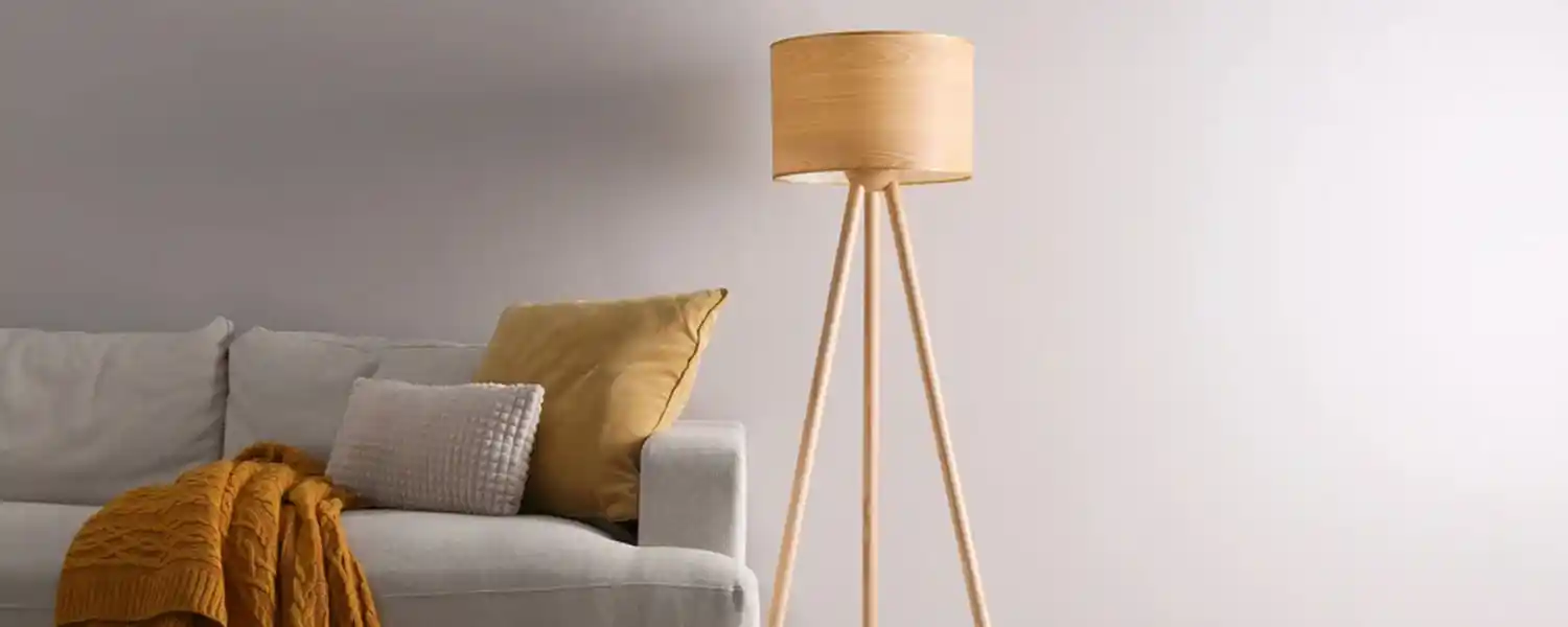 Tripod Ayaklı Lambalar: Ev ve Dış Mekan Dekorasyonunda İşlevsellik ve Estetik Unsurlar