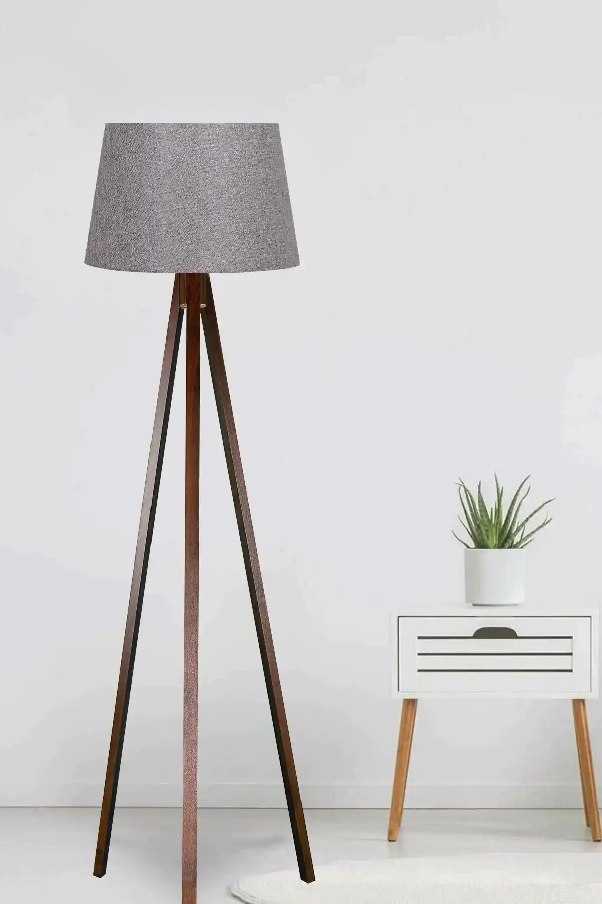 Tripod Ayaklı Lambalar: Fonksiyonellik ve Estetiğin Modern Tasarımı