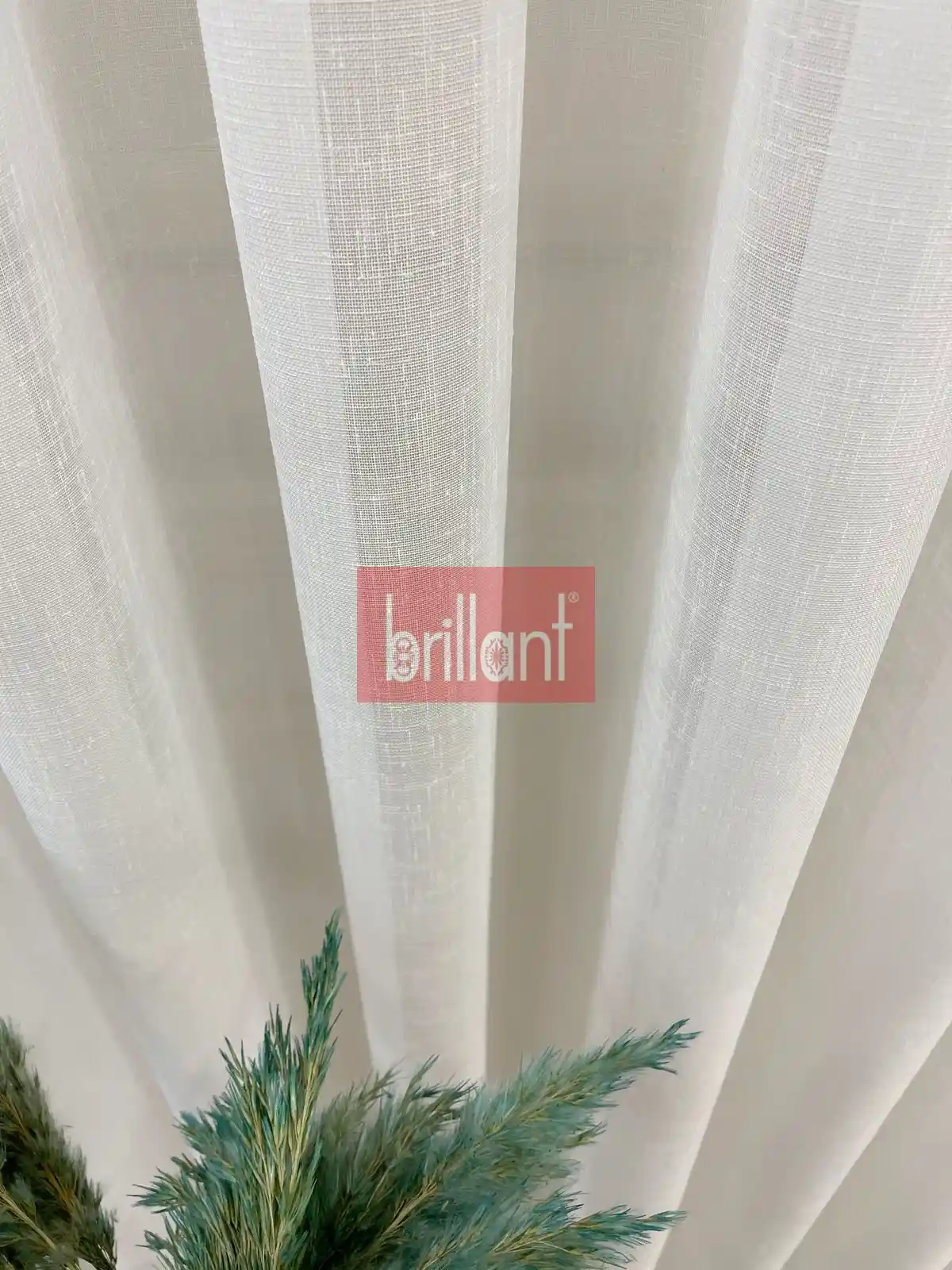 Tül Perdeler ve Keten Kumaşlar: Ev Dekorasyonunda Doğru Malzeme Seçimi Rehberi