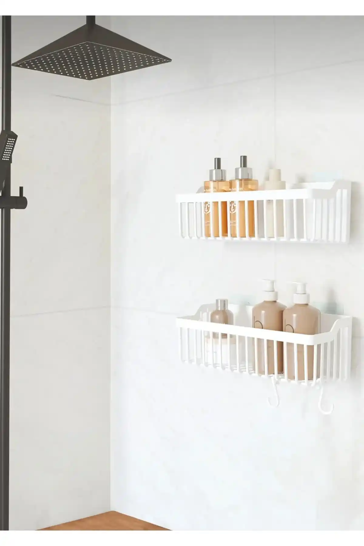 Yapışkanlı Banyo Rafları: Pratik ve Kolay Montajlı Düzenleyici Çözümler