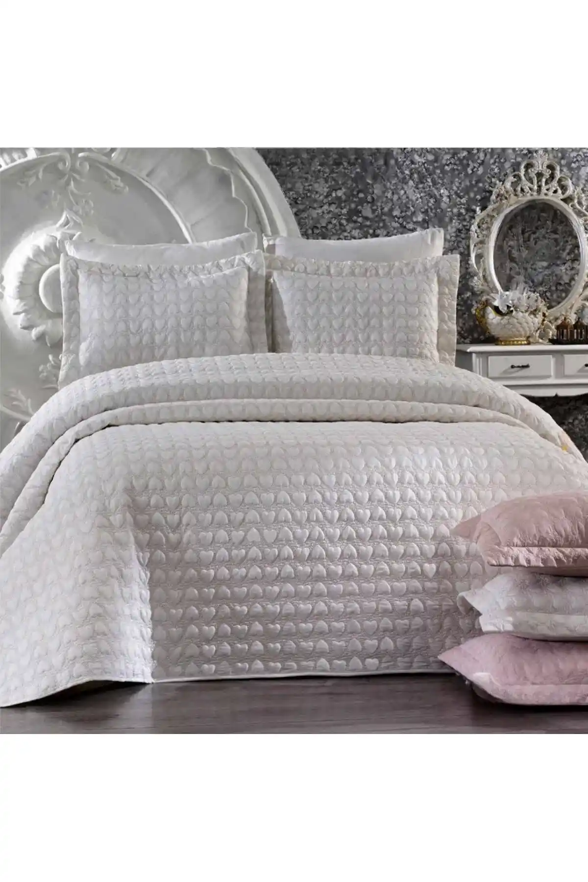 Yatak Örtüsü Seçimiyle Şık ve Büyülü Yatak Odası Atmosferi Yaratma Rehberi