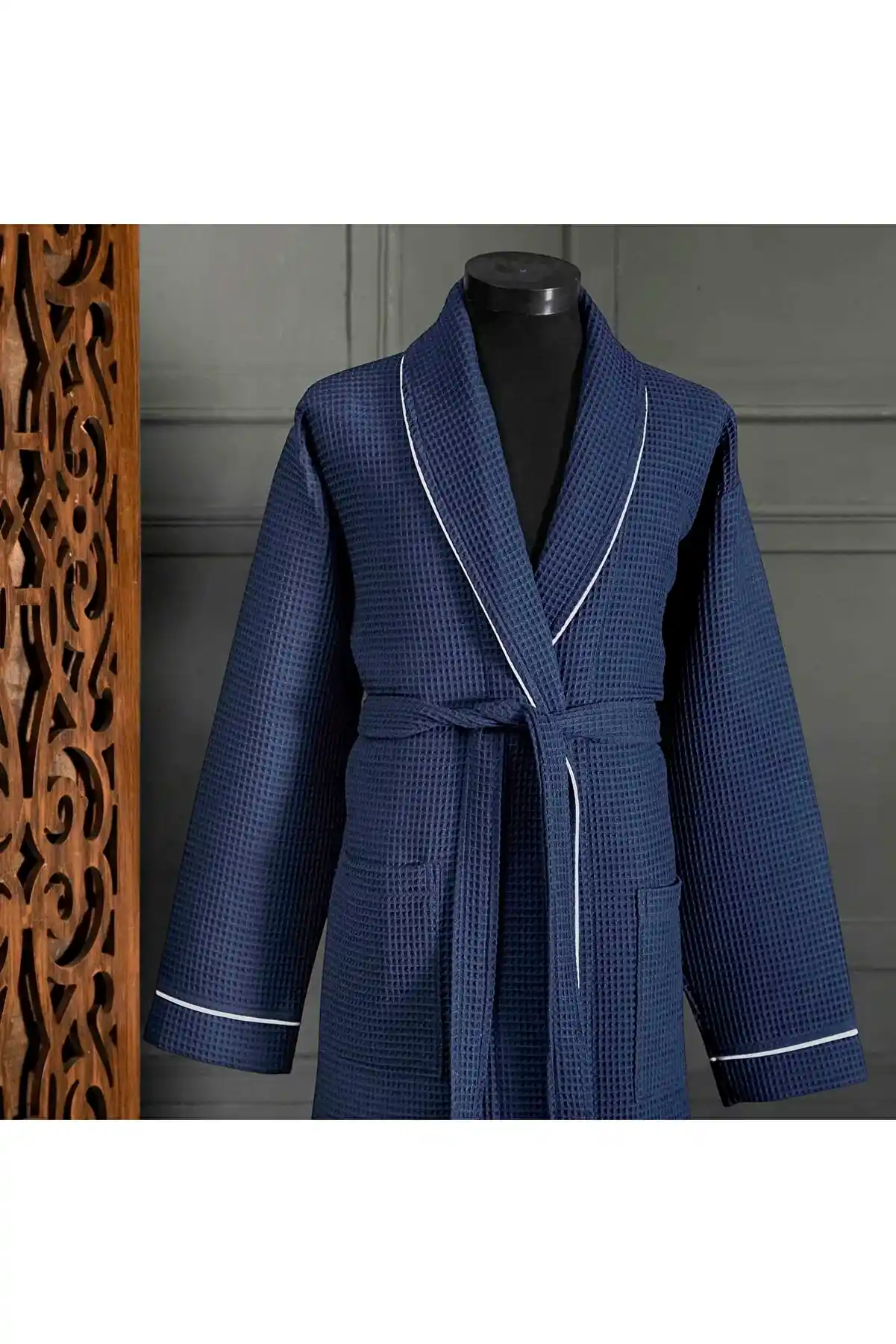 Yaz Ayları İçin Erkek Pike Bornozları: Hafif ve Nefes Alabilir Tasarımlar