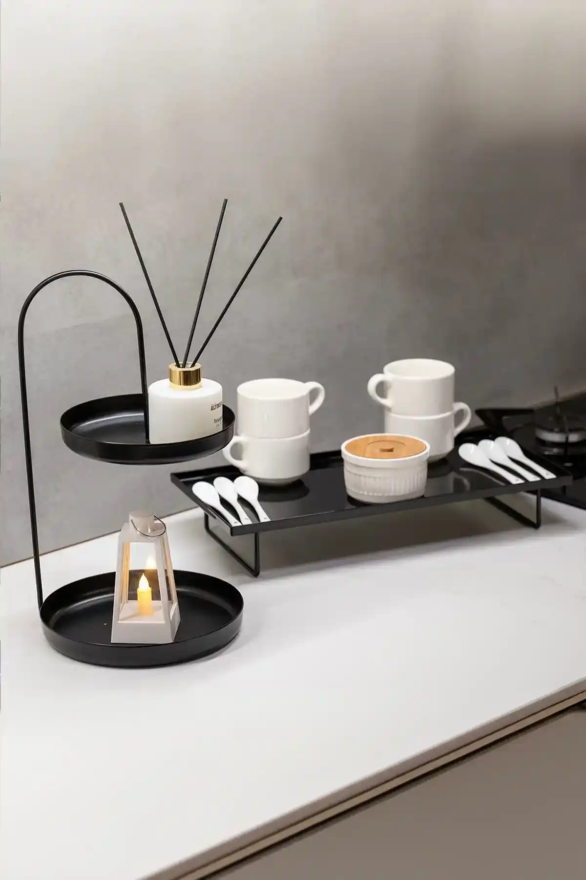 Yenilikçi Tasarım Sunum Standları ile Modern Ev Dekorasyonunda Estetik ve Fonksiyonellik