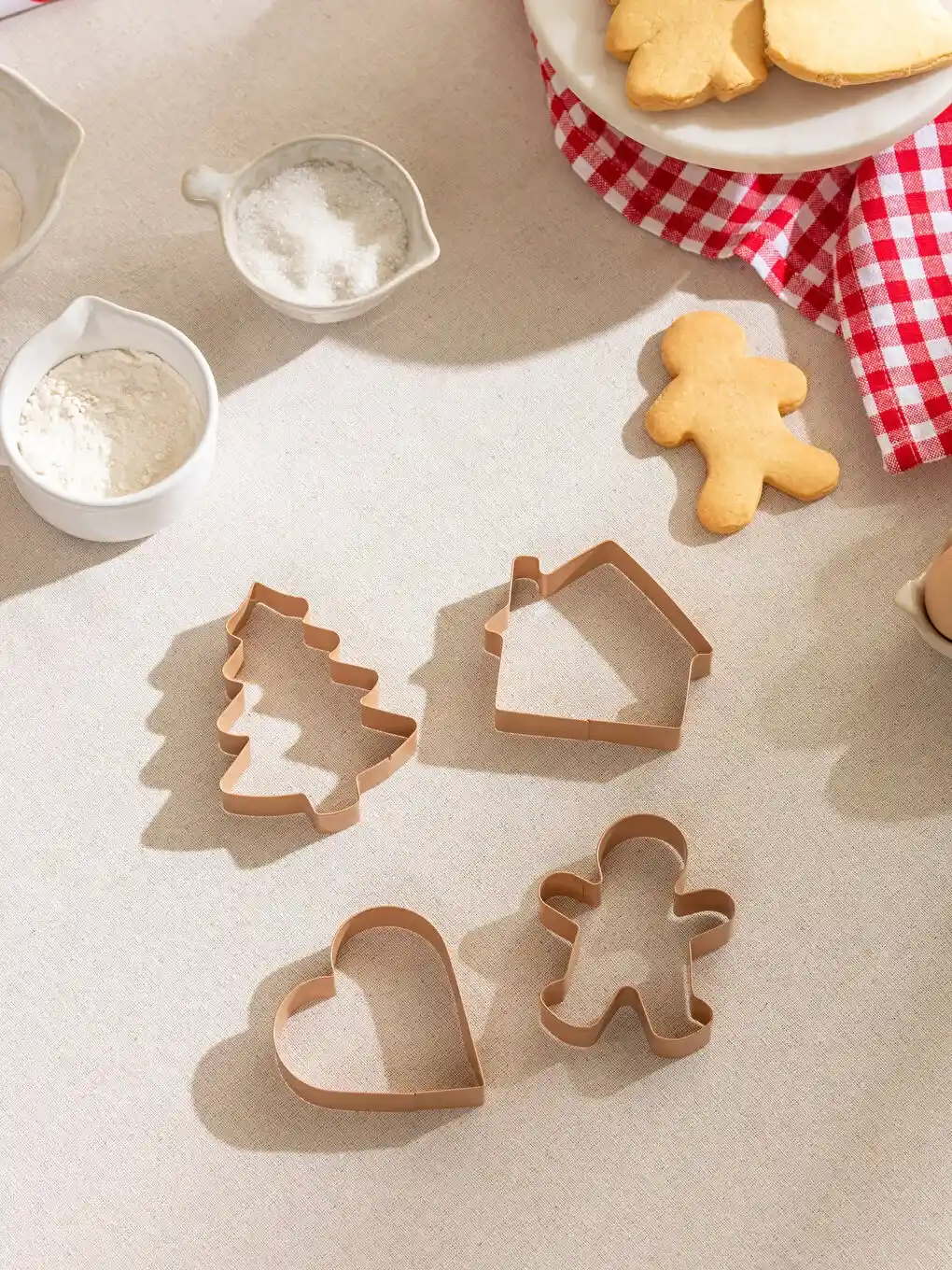 Yılbaşı Dekoratif Kurabiye Kalıbı Setleri: Tasarım, Malzeme ve Güvenlik Özellikleri