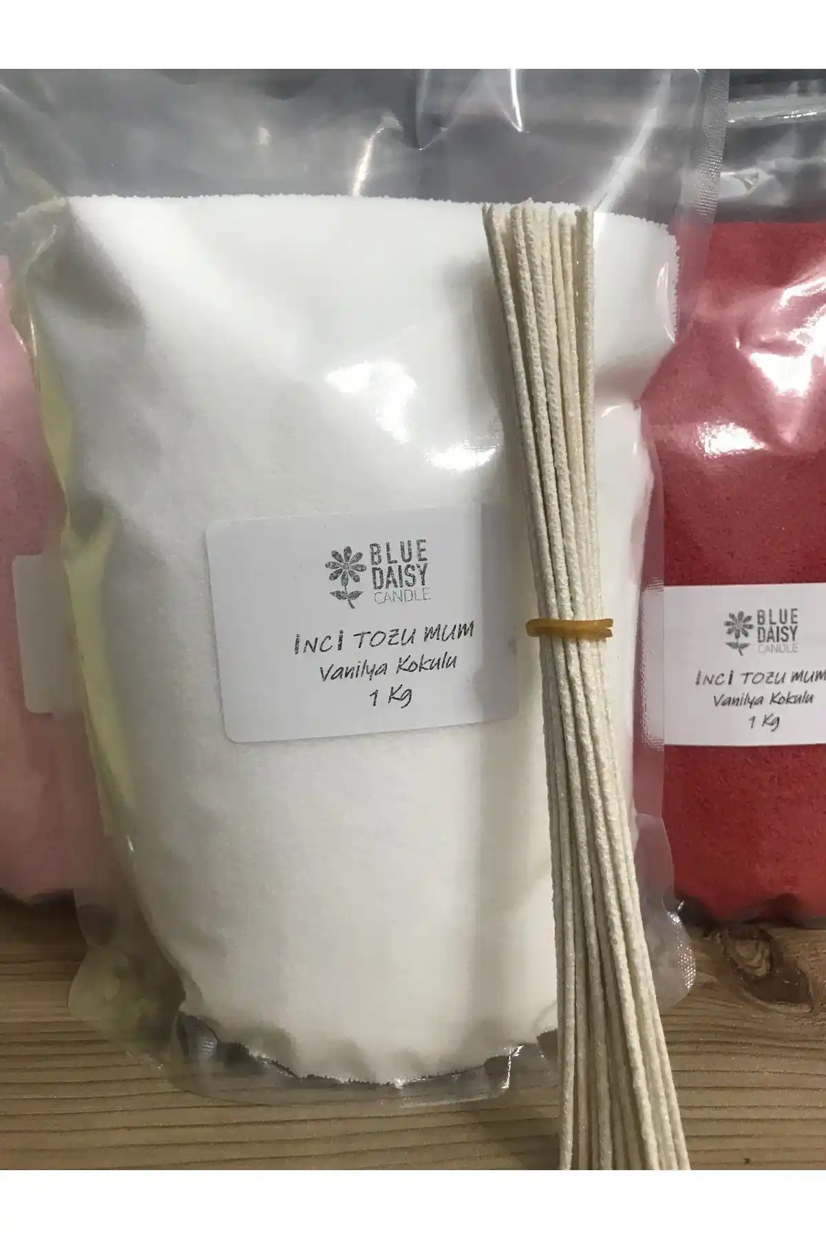 BlueDaisyCandle İki Farklı İnci Tozu Mumunu Karşılaştırması ve Özellikleri