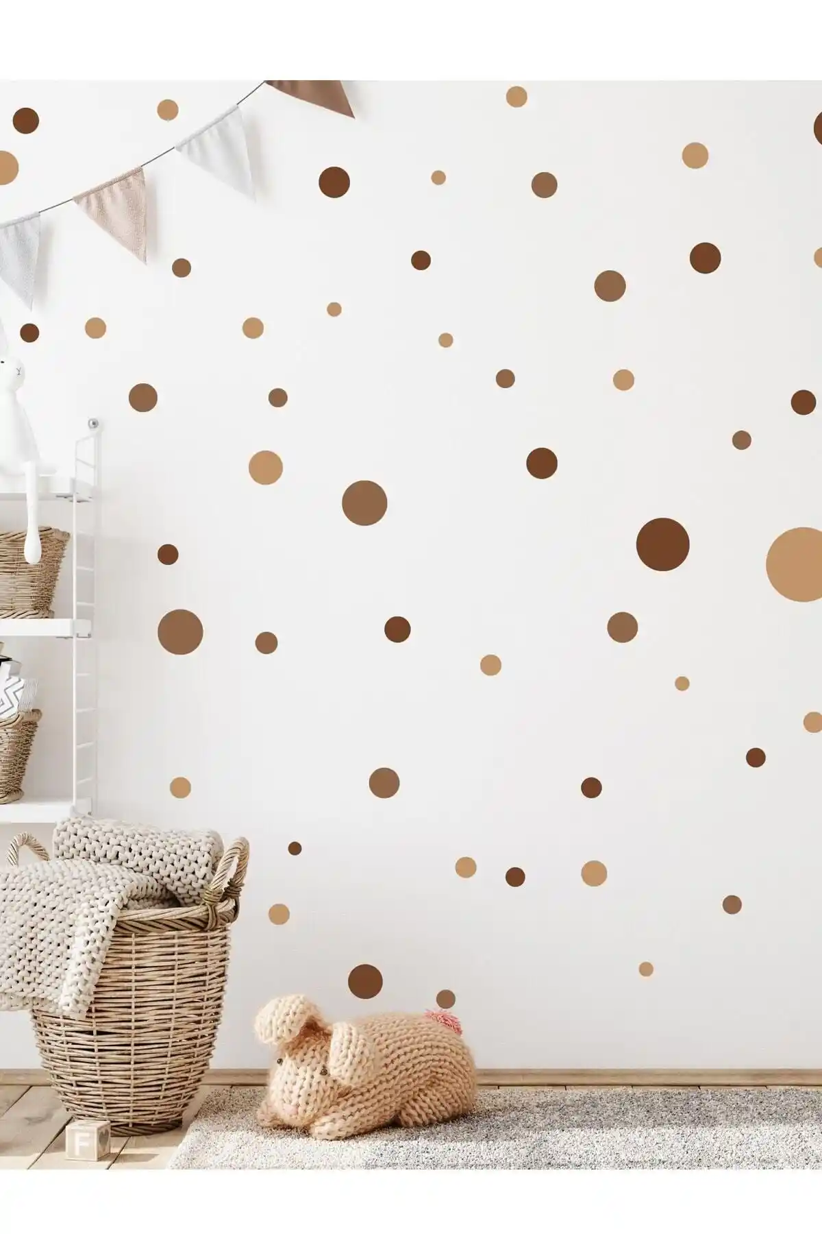 Dreamwallart ve Füme Gri Puantiye Duvar Stickerleri Karşılaştırması