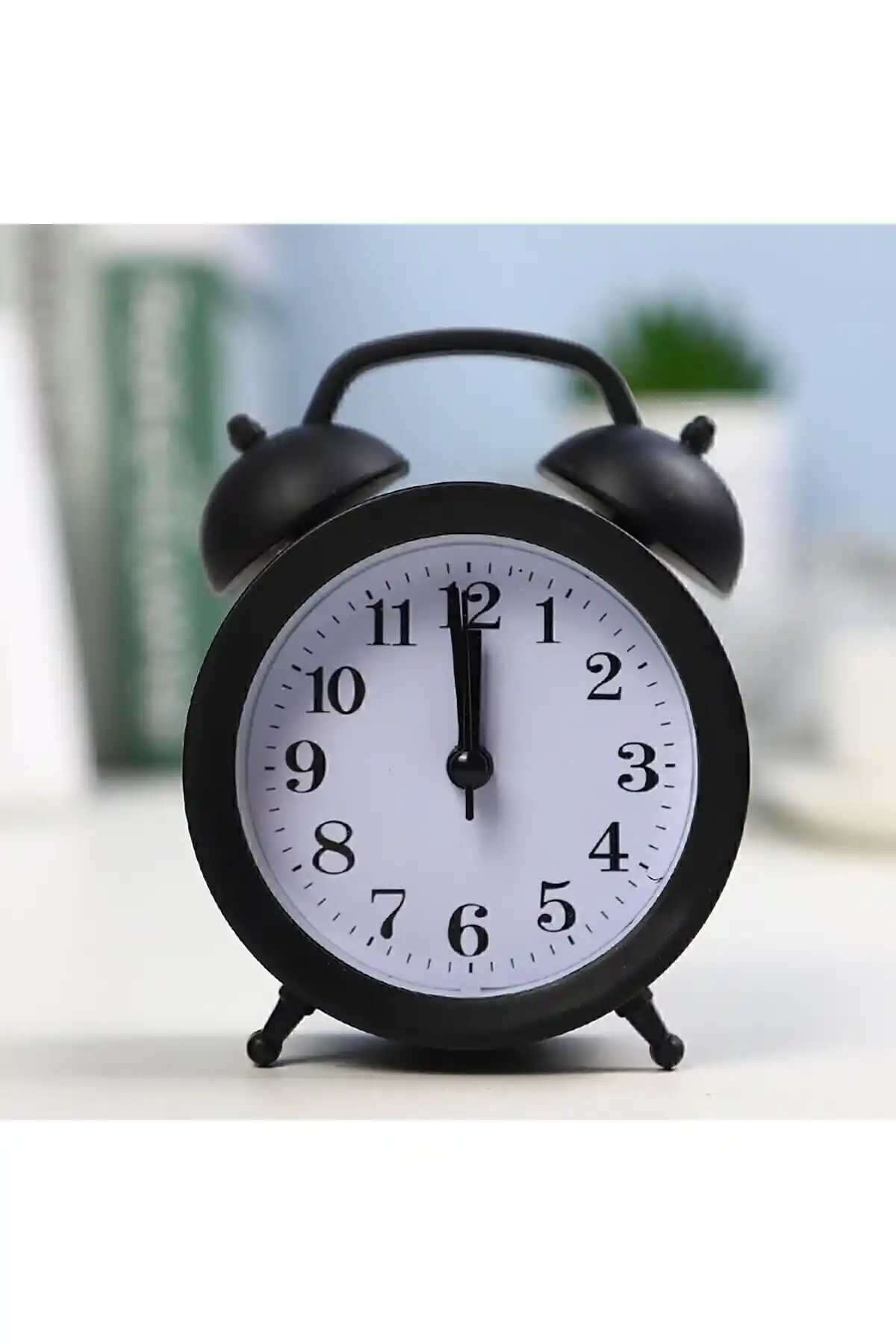 KaktüsKedi ve TeknoClass Masa Saati Karşılaştırması Modern ve Retro Tasarımlar