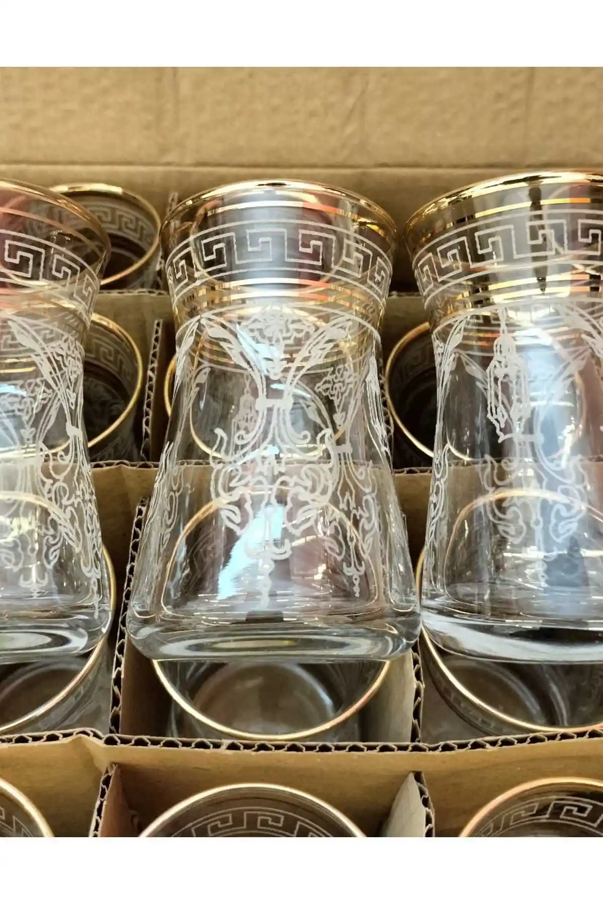 12 Kişilik Çay Bardağı Setleri ile Ev Dekorasyonunuza Zarif Dokunuşlar