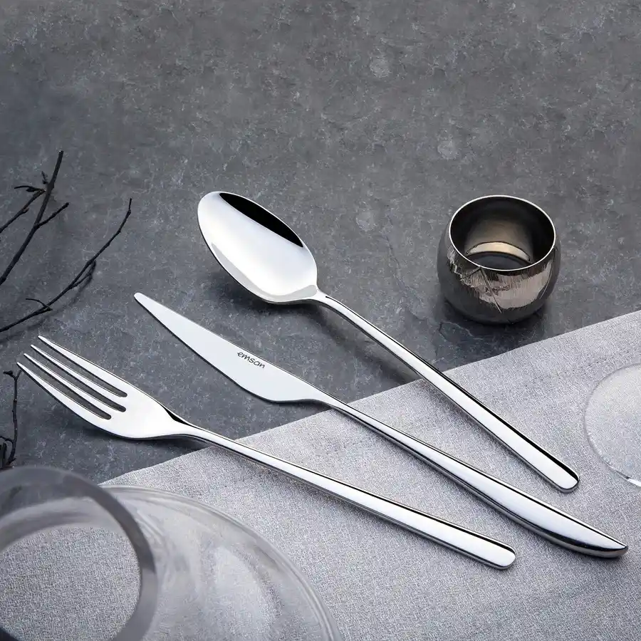 6 Kişilik Çatal Kaşık Bıçak Takımı ile Mutfak Dekorasyonunda Zarafet ve İşlevsellik