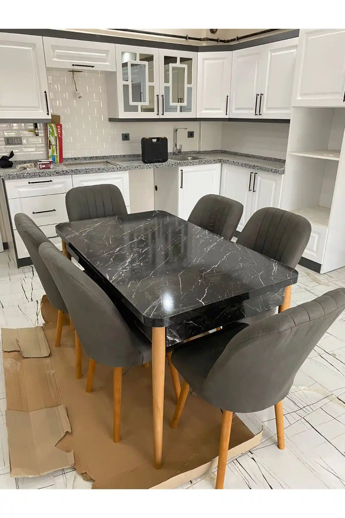 6 Kişilik Yemek Odası Takımı Dekorasyonunda Uygun Seçimler ve Stil İpuçları