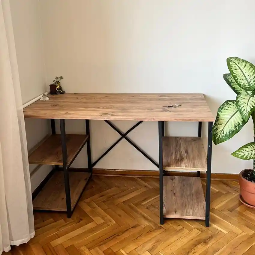 Ahşap Çalışma Masalarıyla Dekorasyonunuza Şıklık ve Doğallık Katın