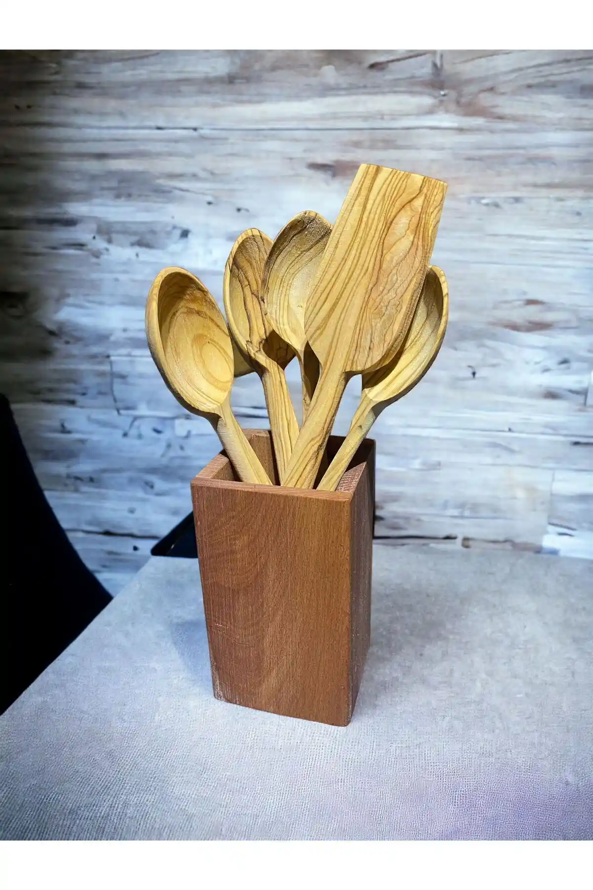 Ahşap Kaşıklık Modelleriyle Dekorasyonunuza Şıklık Katın Doğal ve Fonksiyonel Tasarımlar