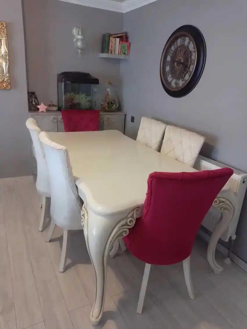 Avangart Yemek Masası Dekorasyonu ile Modern ve Şık Bir Yeme İçin Rehber