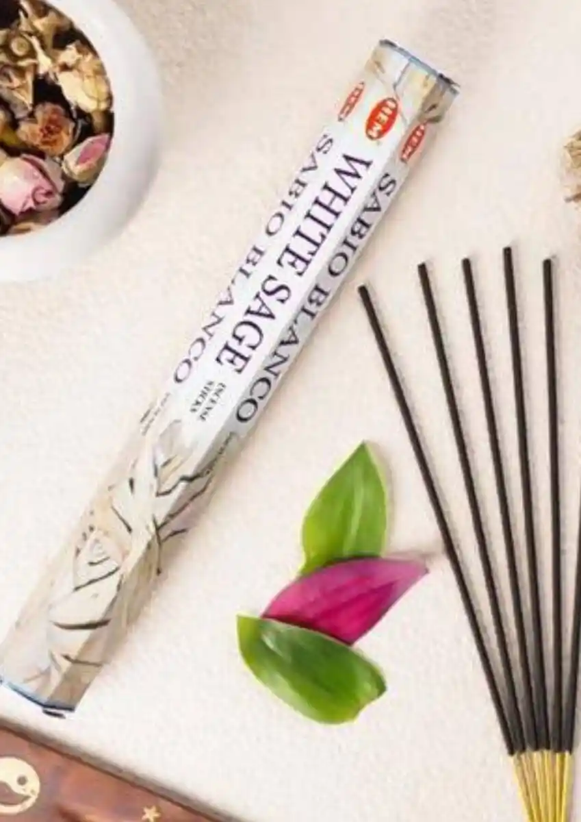 Beyaz Adaçayı Tütsüsü ile Sadelik ve Doğallığın Dekorasyondaki Yeri