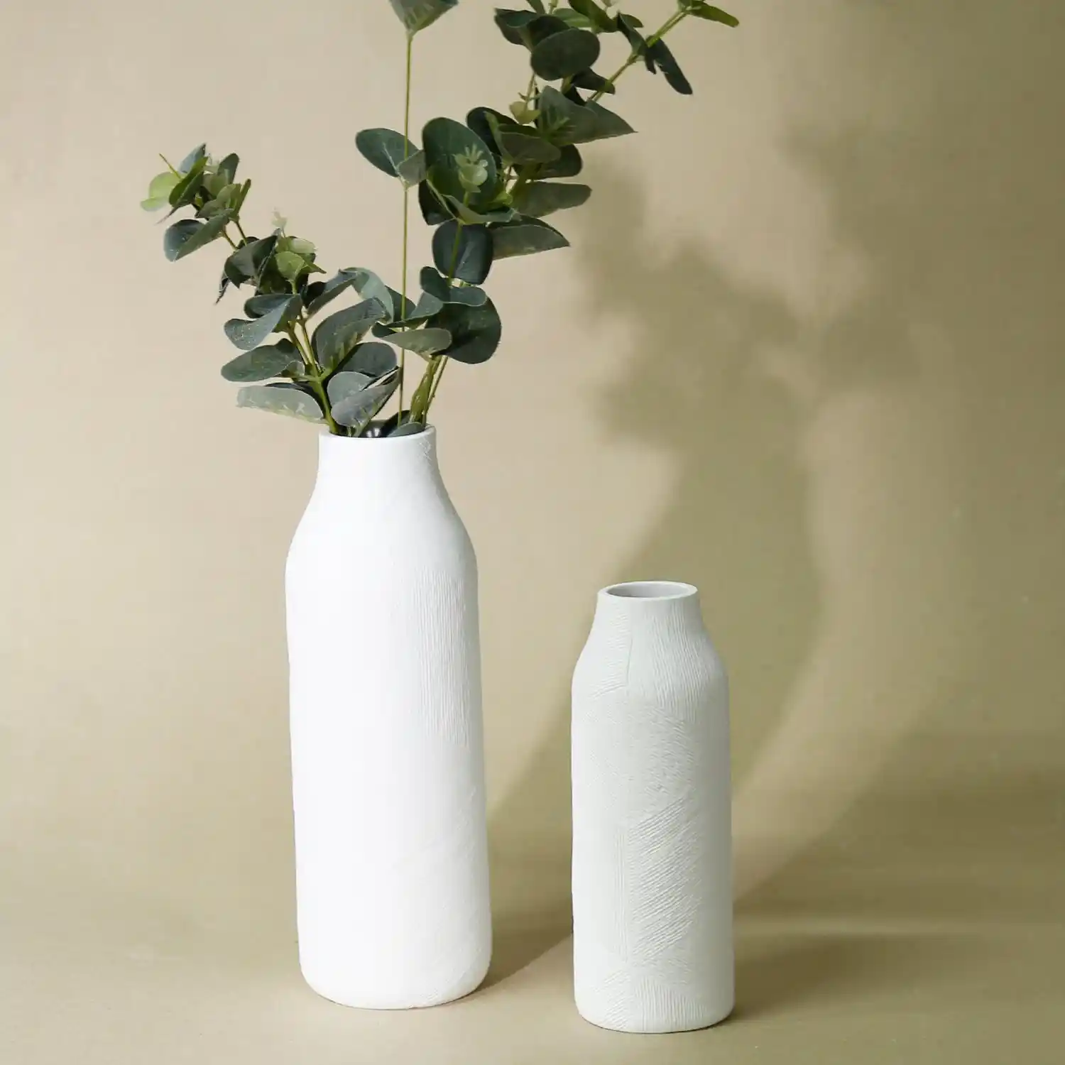 Beyaz Vazo Dekorasyonunun Estetik ve Fonksiyonel Kullanım İpuçları