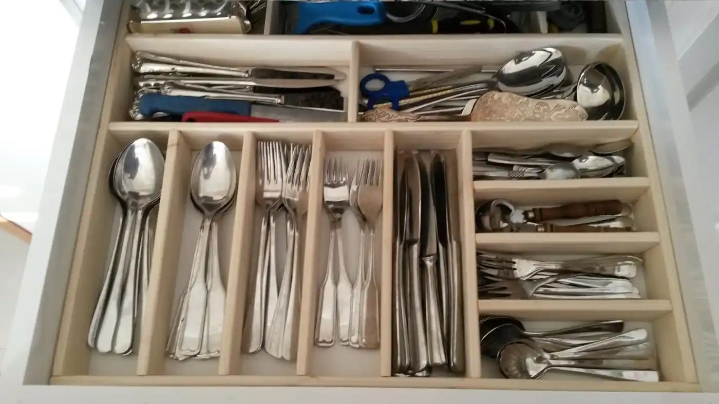 Çatal Kaşık Çekmeceleri: Mutfak Düzeninizde Estetik ve İşlevsellik Sağlayan Çözüm