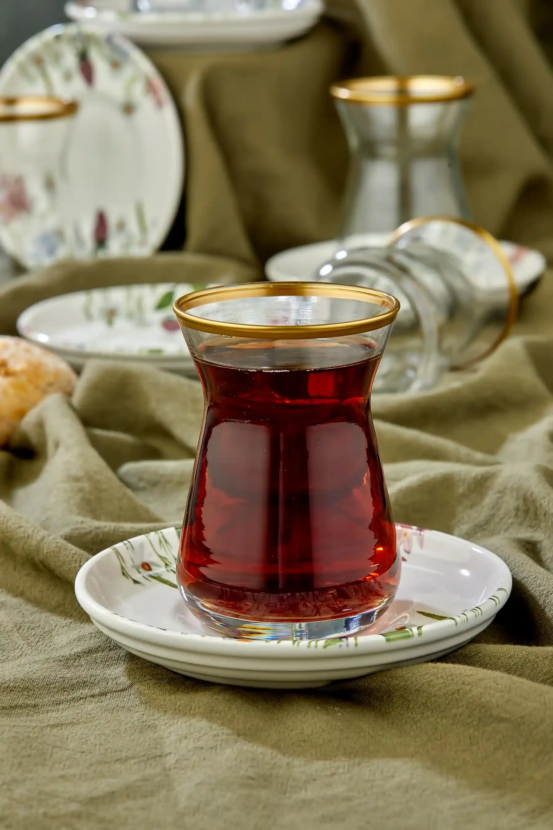 Çay Bardağı Desenleriyle Evinize Zarif ve Şık Bir Dekorasyon Yaratın