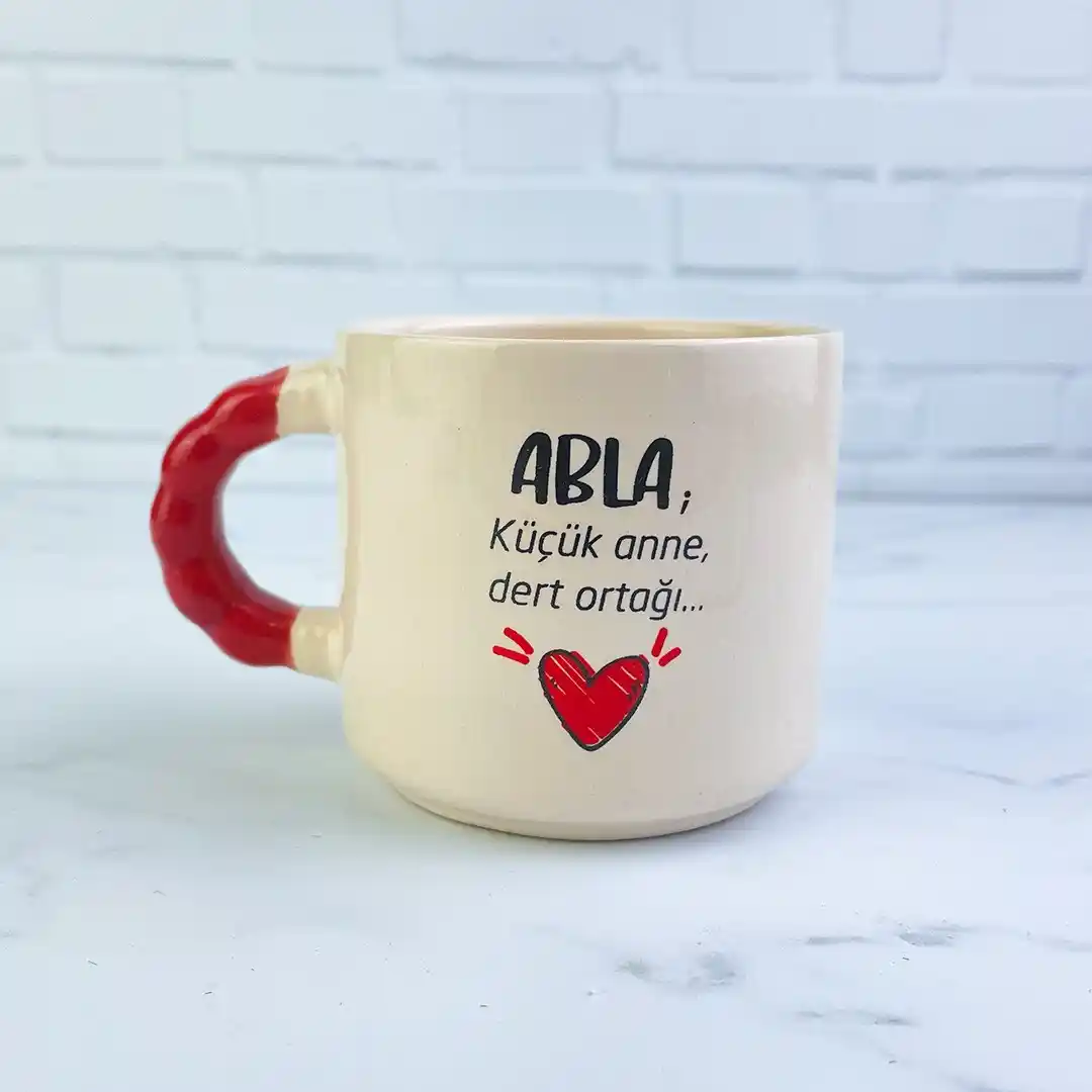 Çay Fincanı Modelleriyle Dekorasyonda Zarafet ve Şıklık Yaratma Rehberi