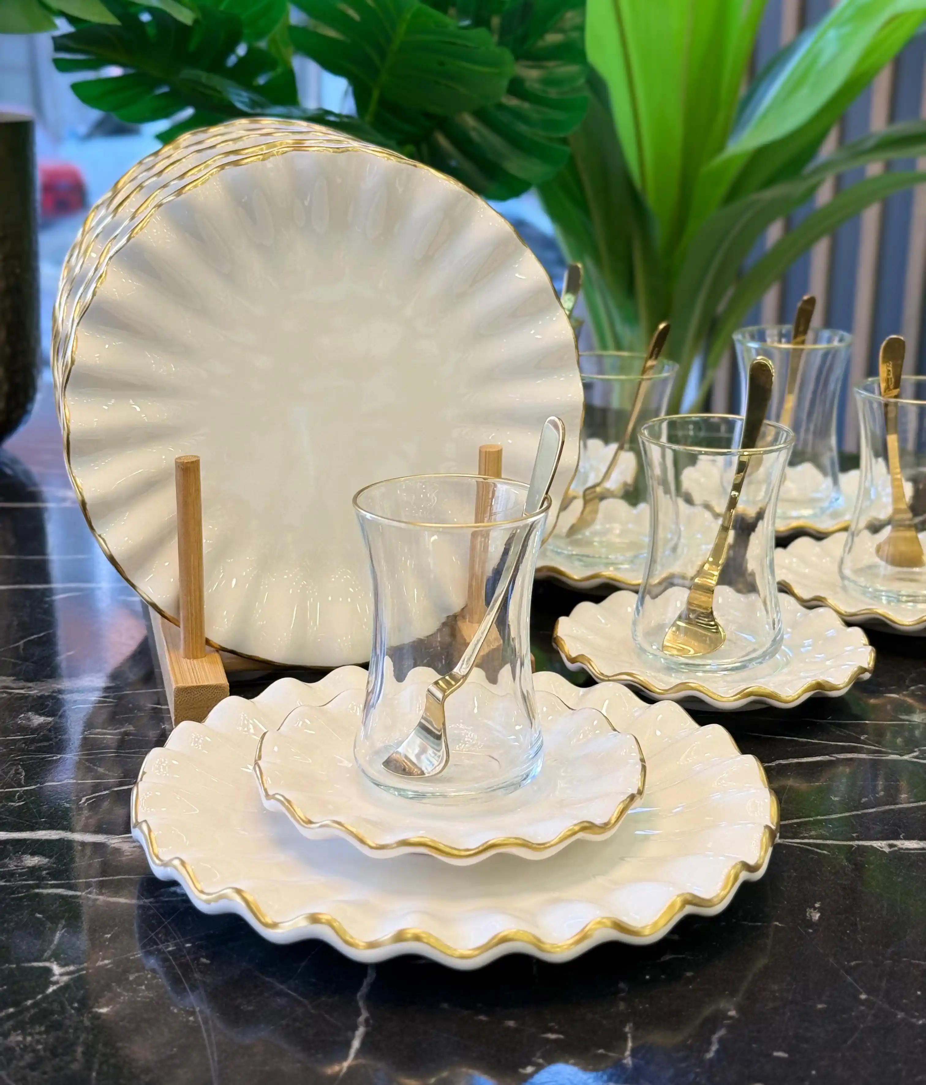 Çay Saati Setleriyle Ev Dekorasyonunda Zarafet ve İşlevselliğin Buluşması